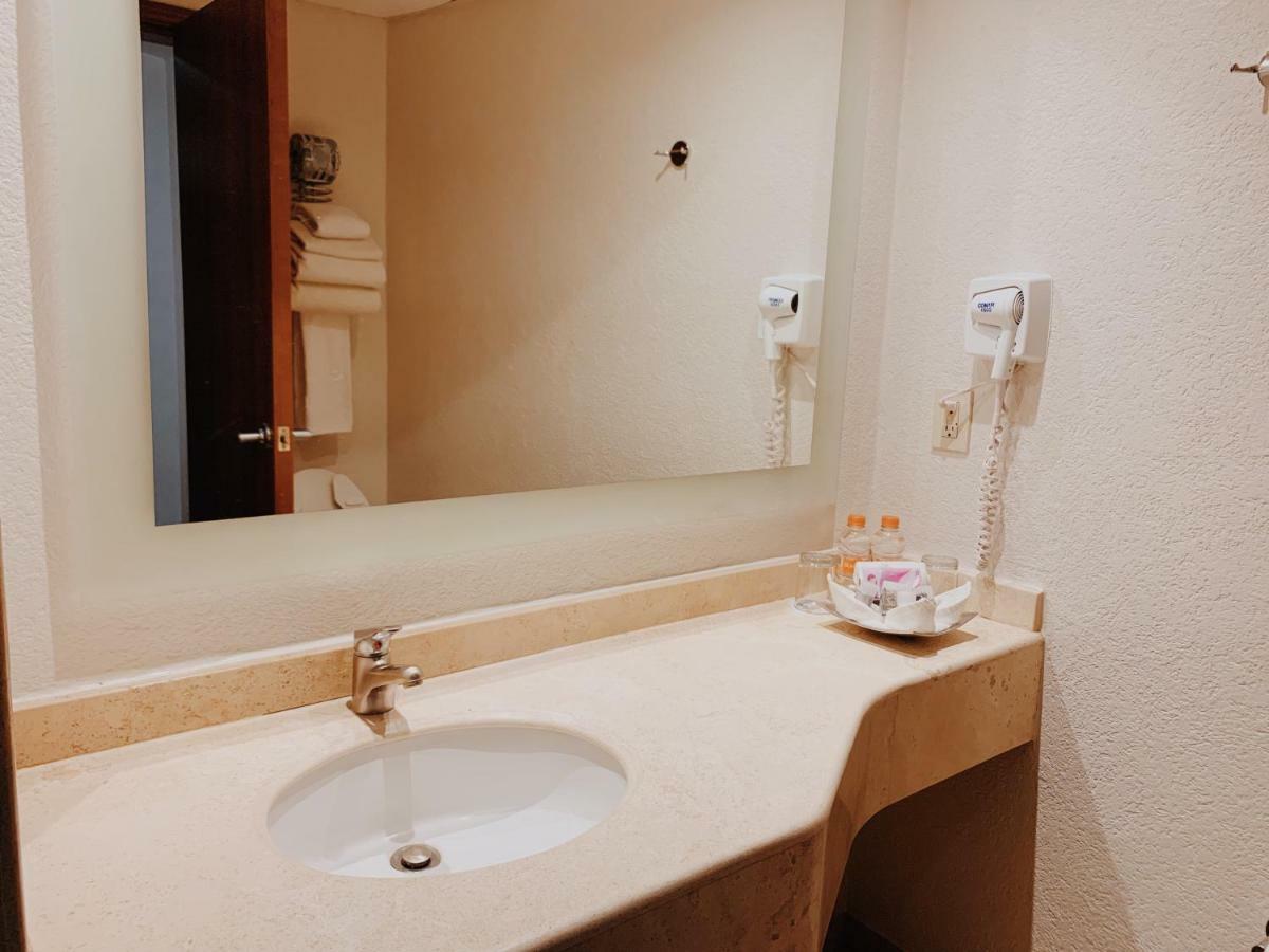 Hotel Mercury Inn كويريتارو المظهر الخارجي الصورة