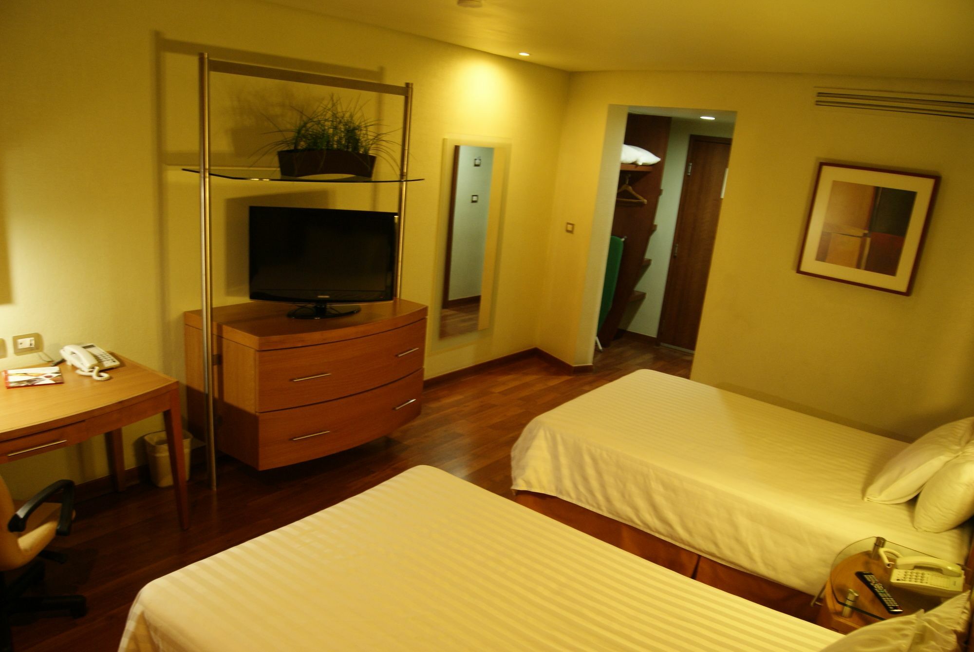 Hotel Mercury Inn كويريتارو المظهر الخارجي الصورة